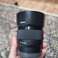 لنز سونی ۵۰ f1.8