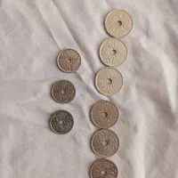 سکه خارجی و دسته دار ایرانی|کلکسیون سکه، تمبر، اسکناس|اصفهان, باغ فدک|دیوار