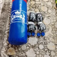 کیسه بوکس همراه وسایلش درحدنو