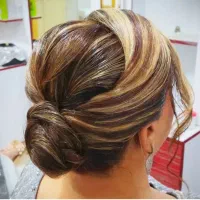 میکاپ شنیون با هم 550 آماده همکاری با سالندارا|خدمات آرایشگری و زیبایی|زاهدان, |دیوار