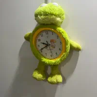 سطل و جا دستمالی و ساعت دیواری