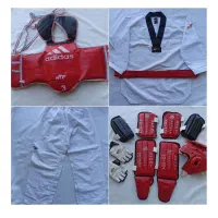 لباس و لوازم کامل تکواندو