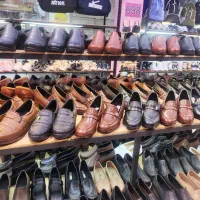 فروش کیف و کفش به صورت یک جا زیر قیمت