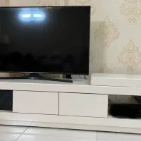 میز تی وی سفید شیری بسیار محکم