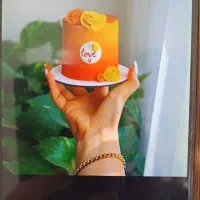 نیازمنداستادکارماهرهستم برای کمک درقنادی