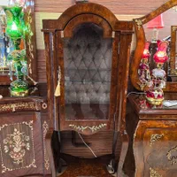 ویترین مازول چوبی براق تک‌ درب فرانسوی