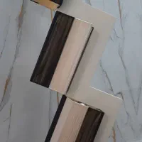 آباژور ایستاده