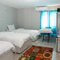 سویت ۳ تخته +صبحانه سرد گرم سلف سرویس رایگان