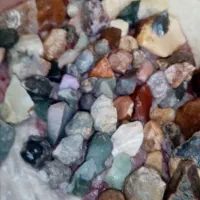 سلام مقداری سنگ قیمتی خوب  بفروش میرسد