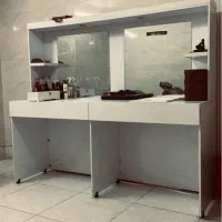 دکور ارایشگاهی ، میز میکاپ و شنیون
