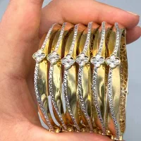 النگو اماراتی ۳ درصد وزن ۷۰.۶۸۰ طلا بدون اجرت|جواهرات|تهران, مهرآباد جنوبی|دیوار