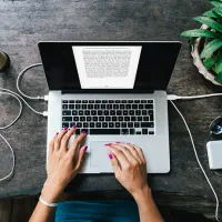 به یک فریلنسر نیازمندیم