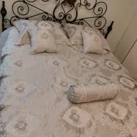 تخت با میز آرایشی