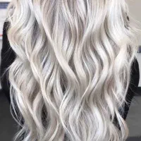 ارائه خدمات تخصصی رنگ مو وشینیون ومیکاپ ویژه یلدا|خدمات آرایشگری و زیبایی|بروجرد, |دیوار