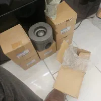 پیستون لودر ۴۷۰ کوماتسو و تعدادی لوازم