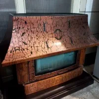 آینه کنسول برنز، بخاری بزرگ، موکت|بوفه، ویترین، کنسول|اسلام‌‌آباد غرب, |دیوار