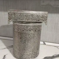 سطل و جعبه دستمال کاغذی. ساعت دیواری.لوستر ۴ شاخه