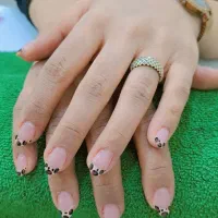 مدل جهت خدمات زیبایی ناخن لازم دارم