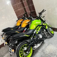 بنلی 300 جفت سیلندر طلایی و سبز