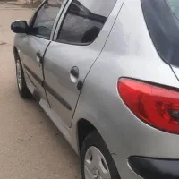 پژو۲۰۶ مدل ۱۳۸۲نقره ای