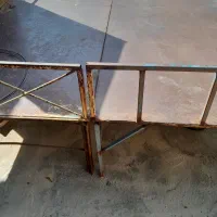 تخت آهنی