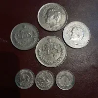 تعدادی سکه شاهی