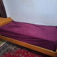تخت یک نفره به همراهه خوشخواب و میزتوالت|تخت و سرویس خواب|رامسر, |دیوار