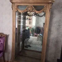 ویترین چوبی بزرگ و جادار