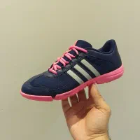 کتونی اورجینال آدیداس adidas سایز ۴۰