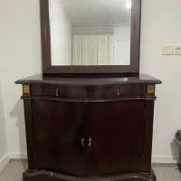 آیینه و کنسول