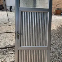 درب آلومینیوم تمیز