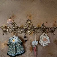 جا لباسی برنزی