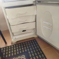 یک یخچال فریزر دو دره بدون برفک