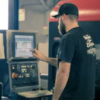 برنامه نویس cnc