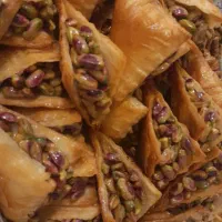 کافه باقلوا شیرینی|استخدام خدمات فروشگاه و رستوران|تهران, حسین‌آباد|دیوار