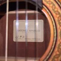 گیتار دست ساز آنتونیو آپارچیو