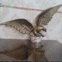 عقاب برنجی  بزرگ و اسباب بازی