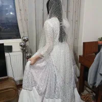 لباس عروس محلی همراه با چارقد و دستمال