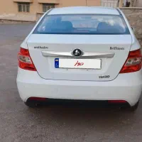 برلیانس H230 مدل ۹۷، سفید