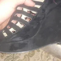 کت شال و کفش|لباس|اصفهان, چشمه باقرخان|دیوار