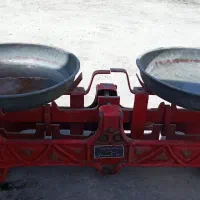 ترازوی قدیمی