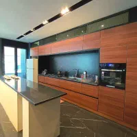 پنت هاس قوی ۵۵۰متری