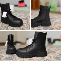 بوت مردانه Bershka سایز 44/ کاملاً نو