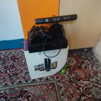 Xbox 360(همراه با متعلقات)
