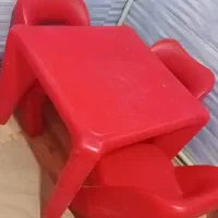 میز صندلی قرمز رنگ کودک