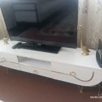میز تلویزیون و جاکفشی
