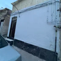 حیاط نقلی تمیز در میدان انقلاب کوثر غربی
