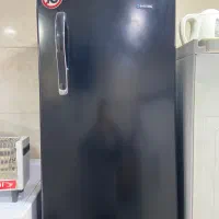 یخچال و فریز ایستکول مشکی در حد نو سالم