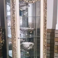 فروش بوفه و ساعت و میزتلویزیون و گل وگلدان