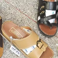 نیازمند فروشنده در مغازه کفش فروشی شهرستان